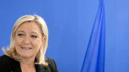 La pr&eacute;sidente du Front national, Marine Le Pen, donne un discours &agrave; Nanterre (Hauts-de-Seine), au si&egrave;ge du parti, le 22 mars 2015. (KENZO TRIBOUILLARD / AFP)