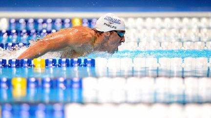 Michael Phelps brille sur 200 papillon