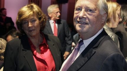 Michèle Cotta et Alain Duhamel qui animèrent des débats d'entre-deux-tours (JACQUES DEMARTHON / AFP)