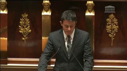 Valls invoque une nouvelle fois le 49.3 de la Constitution pour l'adoption de la loi Travail