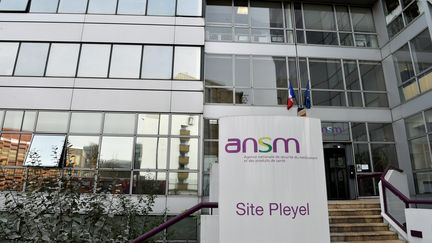 Le siège de l'Agence nationale de sécurité du médicament, à Paris, le 17 octobre 2017. (ALAIN JOCARD / AFP)