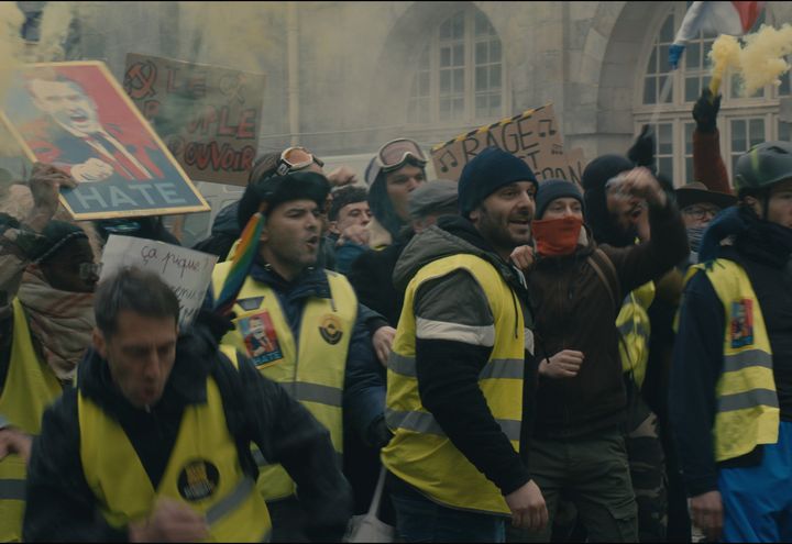 Scène de manifestation des gilets jaunes. (© CHAZ Productions)