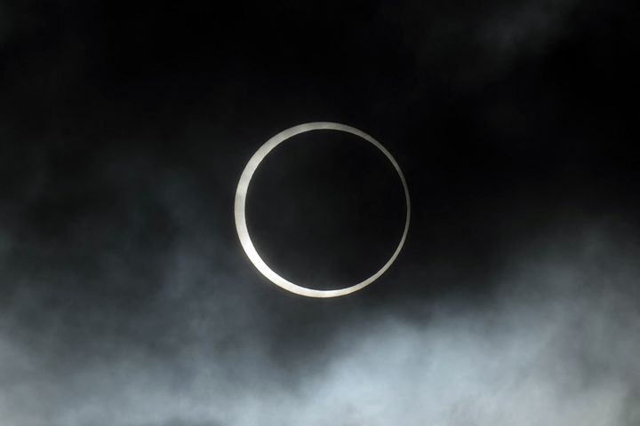 L'éclipse solaire, le 2 octobre 2024, depuis la province de Santa cruz en Argentine. (JUAN MABROMATA / AFP)