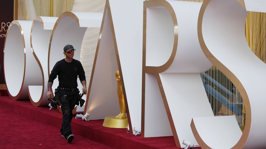 Oscars 2023 : pour quelle raison amusante la statuette a une épée entre les  jambes ?