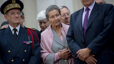 Simone Veil et Bernard Debré, lors de la commémoration des attentats de Copernic (3 octobre 2010) (AFP/FRED DUFOUR)