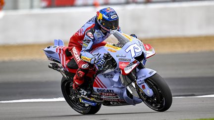 L'Espagnol Alex Marquez (Gresini Ducati) lors des essais du Grand Prix de Grande-Bretagne de MotoGP, le 4 août 2023 (GIGI SOLDANO / AFP)