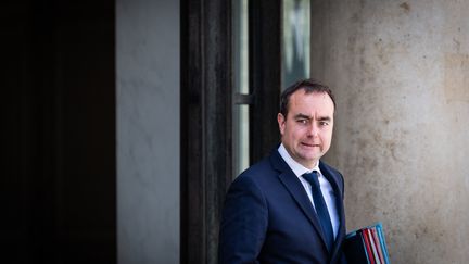 Le ministre des Armées Sébastien Lecornu à l'Elysée, le 17 avril 2024. (XOSE BOUZAS/HANS LUCAS/AFP)