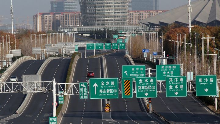 26 novembre 2022. Dans la province du Henan, une image du confinement complet imposé à Zhengzhou, second jour de&nbsp; confinement de la capitale de cette province en raison de la politique "Zéro Covid". (Illustration)&nbsp;&nbsp; (SHANG JI / MAXPPP)