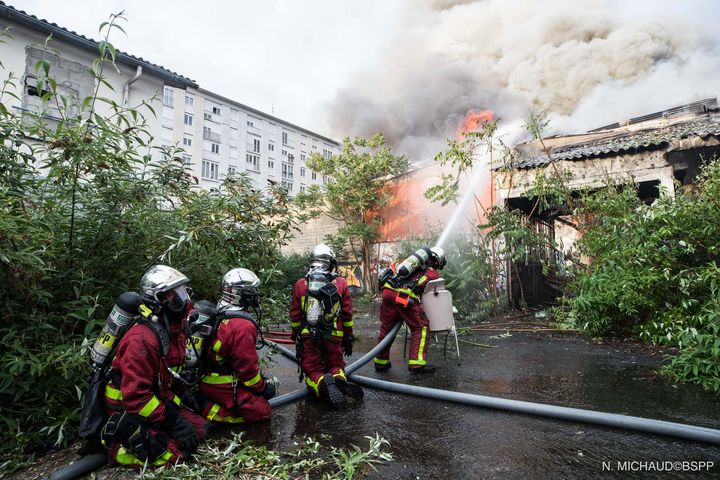 L'incendie s'est déclaré dans un entrepôt à Aubervilliers (Seine-Saint-Denis), le 26 mai 2019. (N. MICHAUD / BSPP)