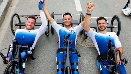 Un trio en or. Mathieu Bosredon, Florian Jouanny et Joseph Fritsch ont dominé de bout en bout le relais par équipe mixte en cyclisme sur route. Les trois hommes parachèvent le chef-d'œuvre de l'équipe de France de cyclisme sur route, qui totalise sept médailles d'or, 10 d'argent et quatre de bronze. (ED SYKES/ SIPA)