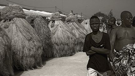 Masques Zangbeto lors d’un défilé (Porto-Novo, Bénin, 2019).&nbsp; &nbsp; &nbsp;


 (CATHERINE DE CLIPPEL)