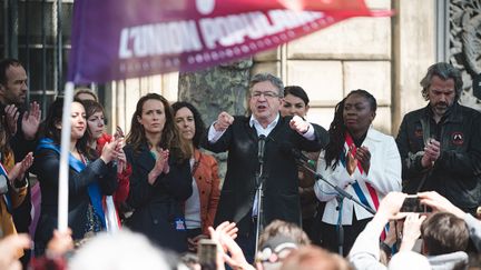 Le&nbsp;chef de file&nbsp;de La France insoumise, Jean-Luc Mélenchon, lors de la manifestation du 1er&nbsp;mai&nbsp;2022 à Paris. (SAMUEL BOIVIN / NURPHOTO / AFP)