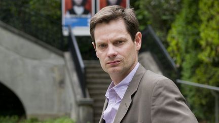 Sam Stourdzé devant le musée de l'Elysée à Lausanne (mai 2012)
 (Jean-Christophe Bott / Keystone / MAXPPP)