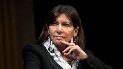 La maire PS de Paris, Anne Hidalgo, lors d'une conf&eacute;rence de presse &agrave; Paris, le 12 f&eacute;vrier 2015. (NICOLAS MESSYASZ / SIPA)