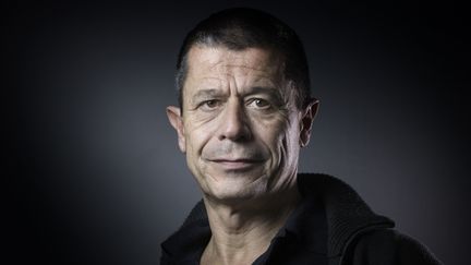 Emmanuel Carrère, écrivain français, en 2016. (JOEL SAGET / AFP)