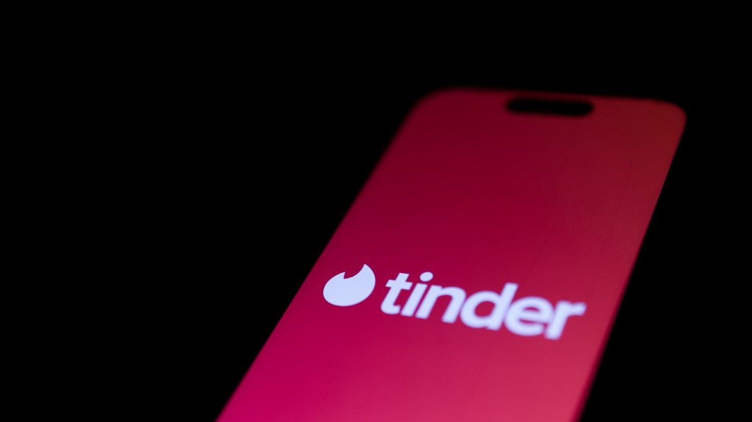 Affaire Du Violeur De Tinder Une Peine De 19 Ans De Prison Requise Au Procès De Salim Berrada