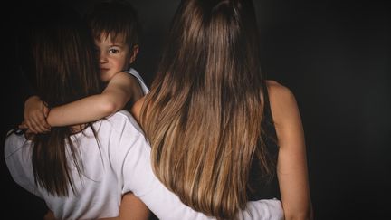 L'ouverture de la PMA à toutes les femmes devrait figurer dans la loi relative à la bioéthique prévue pour 2018, selon le gouvernement. (ALEKSANDARNAKIC / E+ / GETTY IMAGES)