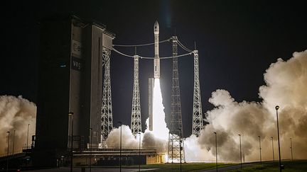 Une fusée Vega lancée depuis la base de Kourou, le 2 septembre 2020, en Guyane. (JM GUILLON / EUROPEAN SPACE AGENCY / AFP)