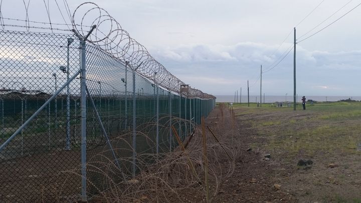 &nbsp; (Sous la présidence Obama, une centaine de transferts de prisonniers vers d’autres pays a eu lieu. Reste la question de la dizaine de prisonniers jugés "trop dangereux". © Elise Delève/Radio France)