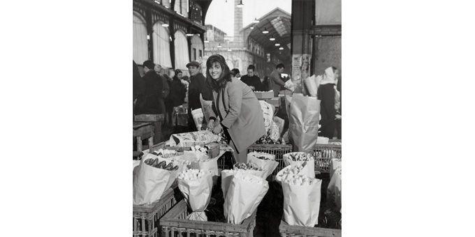 La marchande de fleurs, 1968
 (Atelier Robert Doisneau)