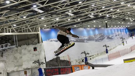 La piste de ski est située à quelques minutes de Madrid. (PIERRE-PHILIPPE MARCOU / AFP)