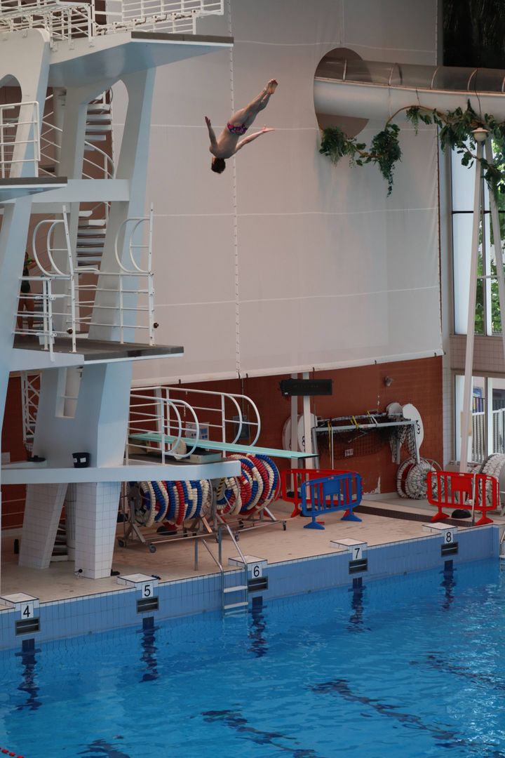 Le plongeur Gary Hunt à l'entraînement dans la piscine Maurice-Thorez de Montreuil, le 14 juin 2022. (ANAIS BROSSEAU / FRANCEINFO: SPORT)