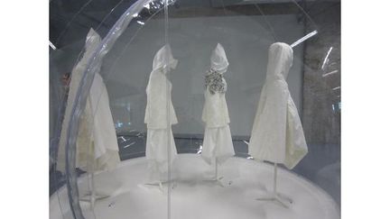 Avec &quot;Comme des Garçons. White Drama&quot;, découvrez du 13 avril au 7 octobre 2012 le défilé de la saison printemps-été 2012.
 (Corinne Jeammet)