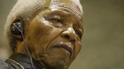 Nelson Mandela, le 11 février 2010 à Cape Town, lors d'une cérémonie marquant le 20e anniversaire de sa libération. (AFP / Schalk Van Zuydam)