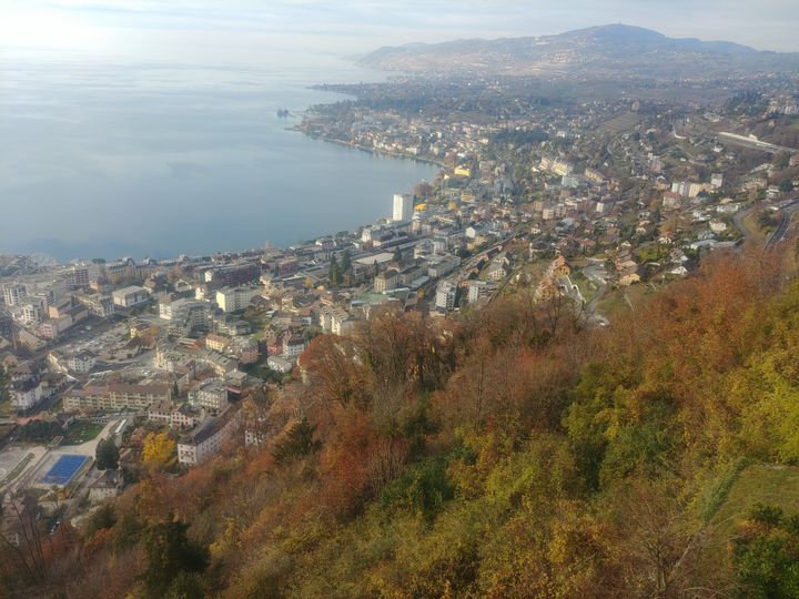 Montreux et le lac Léman depuis la salle à manger du restaurant "le Bellevue" à Glion (Photo Emmanuel Langlois)