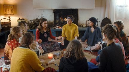 Blanche Gardin en pleine recherche personnelle dans "La meilleure version de soi-même". (MAMMA ROMAN - WHITE SPIRIT)