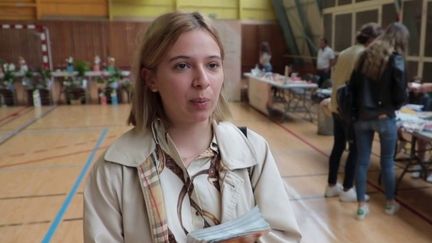 Législatives 2022 : rencontre avec Raphaëlle, 18 ans, lycéenne et candidate en Moselle (FRANCE 2)