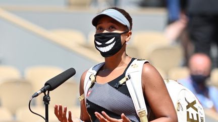 Naomi Osaka ne s'est exprimée que sur le court, mais pas devant les journalistes, à l'issue de sa victoire au premier tour de Roland-Garros. (MUSTAFA YALCIN / ANADOLU AGENCY)