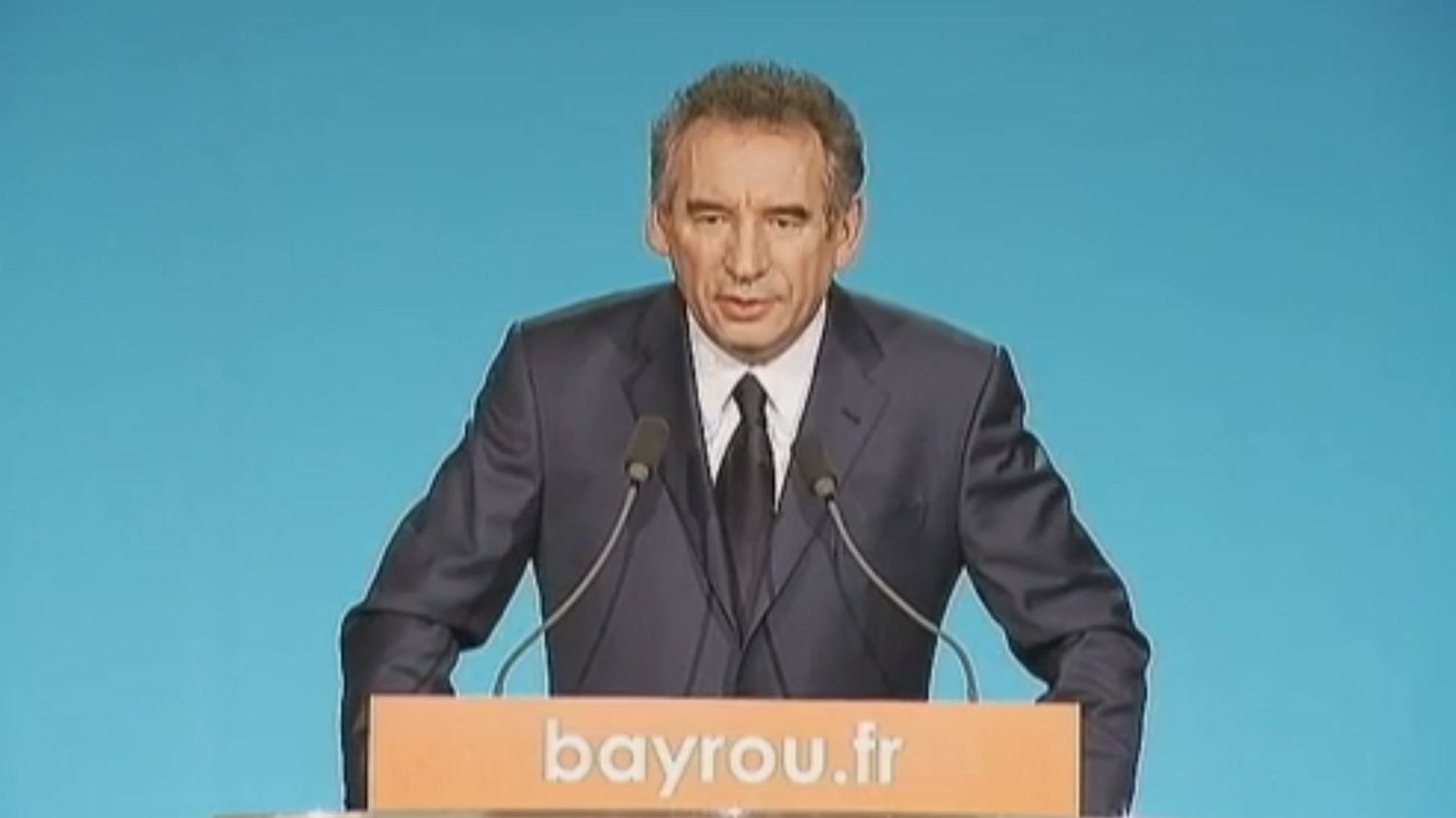 François Bayrou à L'offensive Pour Son Premier Meeting De Campagne