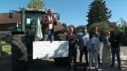 Une manifestation organisée en soutien d'un agriculteur condamné pour le bruit et l’odeur de ses vaches