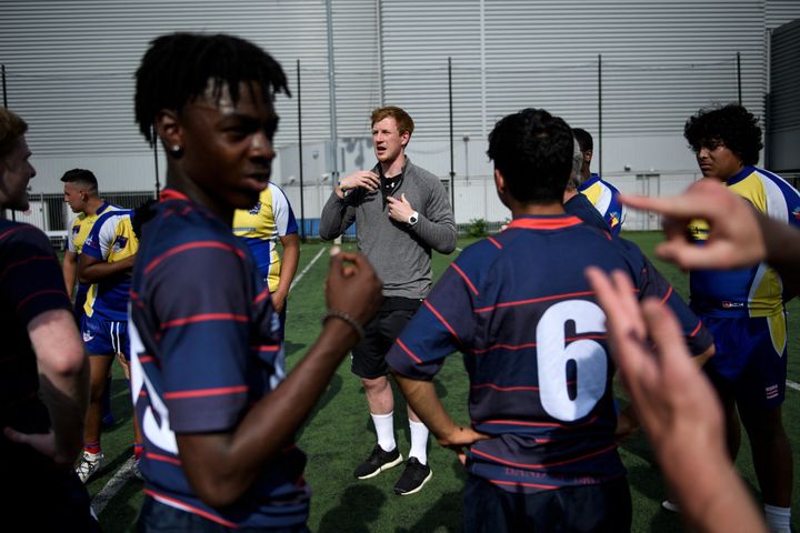 Le rugby fait partie des sports sourds collectifs. (BRENDAN SMIALOWSKI / AFP)