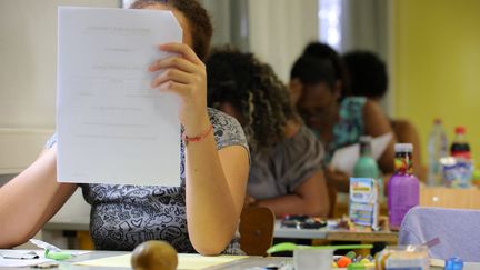 Des lycéens à l'épreuve de philosophie du BAC à La Réunion le 15 juin 2017. (RICHARD BOUHET / AFP)