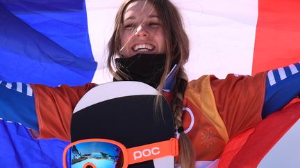 La Française  Julia Pereira De Sousa Mabileau en argent en snowboard crosse (MARTIN BUREAU / AFP)