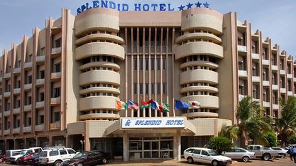 &nbsp; (Le Splendid Hotel, au centre de Ouagadougou (site de l'hôtel).)