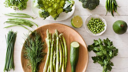 Cette m&egrave;re de famille estime qu'obliger un enfant &agrave; manger des l&eacute;gumes verts est un acte de violence. (ATSUKO IKEDA / IMAGE SOURCE / AFP)