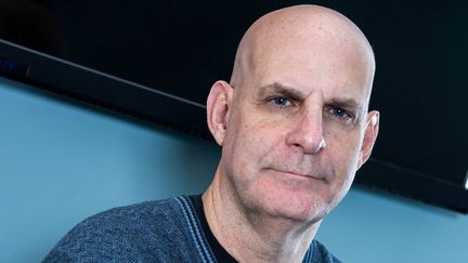 Harlan Coben, le 28 novembre 2016 à Paris. (DANIEL FOURAY / MAXPPP)