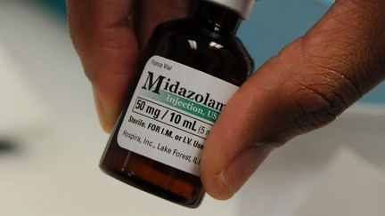 Une fiole de midazolam,&nbsp;puissant sédatif réservé à un usage hospitalier, utilisé le 13 mars 2012 dans un hôpital de Washington (Etats-Unis). (THE WASHINGTON POST / GETTY IMAGES)