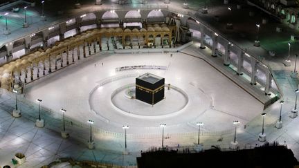 La&nbsp;Kaaba de La Mecque (Arabie saoudite), le 24 avril 2020. (STRINGER / REUTERS)