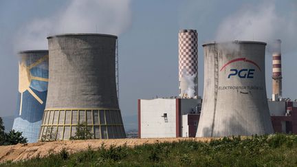 La COP24 aura lieu cette année à Katowice, en Pologne (ici, une centrale à charbon à Bogatynia, en Pologne). (MACIEJ KULCZYNSKI / PAP)