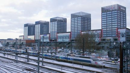 La gare de Lille (Nord) sous la neige, le 25 mars 2013. (JACQUES LOIC / PHOTONONSTOP / AFP)