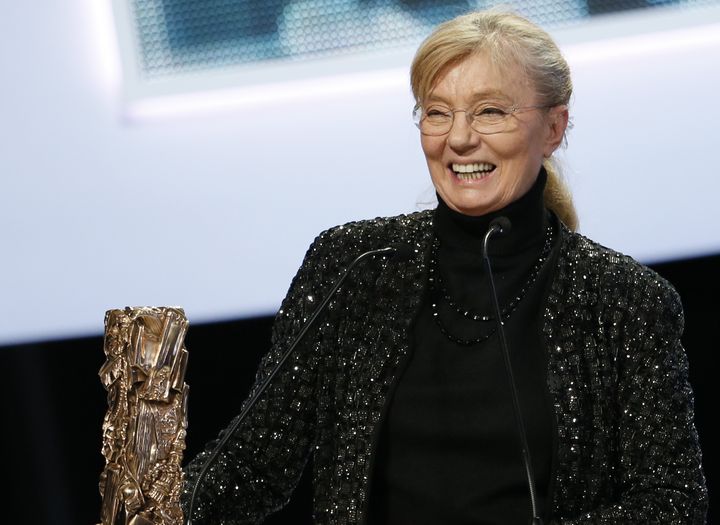 La productrice française Margaret Menegoz reçoit le Cesar du meilleur film pour "Amour" du réalisateur autrichien Michael Haneke, le 22 février 2013 au Théâtre du Châtelet (Paris, France). (PATRICK KOVARIK / AFP)