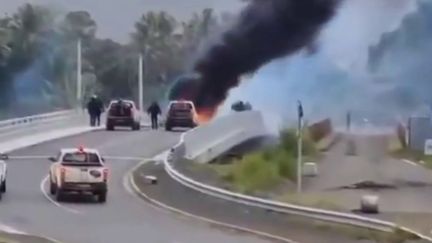 Crise en Nouvelle-Calédonie : un homme a été tué sur un barrage routier (France 2)