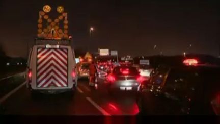 L'aéroport de Roissy bloqué vendredi 5 février par une opération-escargot de VTC. (FRANCE 2)