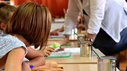 Écolières à la rentrée 2016, en classe de CP, à Bourges, dans le Cher (1er septembre 2016)
 (Stéphanie Para / PhotoPQR / Berry Républicain / MaxPPP)