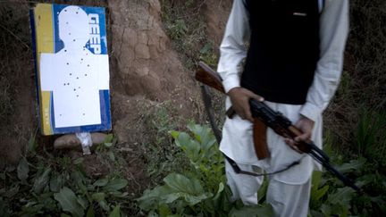 Entra&icirc;nement de nouvelles recrues jihadistes dans un camp au Pakistan, le 22 d&eacute;cembre 2009. (VERONIQUE DE VIGUERIE / GETTY IMAGES)