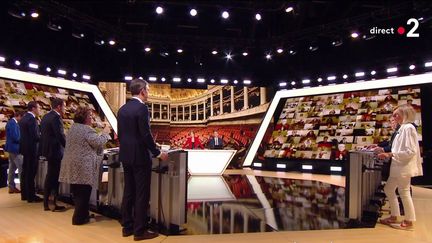 Les invités politiques de l'émission "France 2022", le 9 juin 2022. (FRANCE 2)